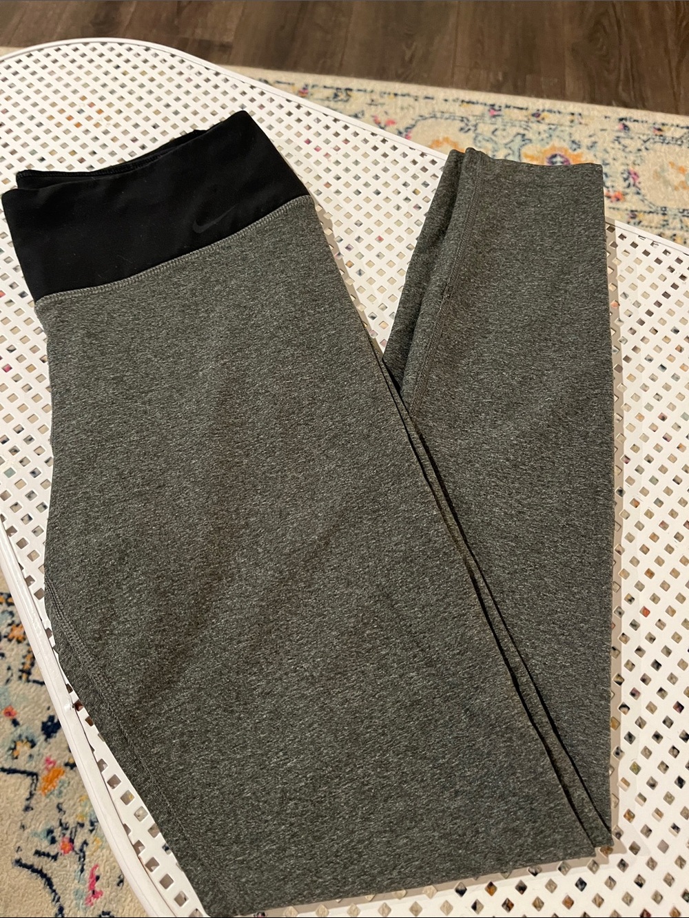 NIKE Stretch High-Waist Athletic Leggings - Charcoal Gray & Black, size M